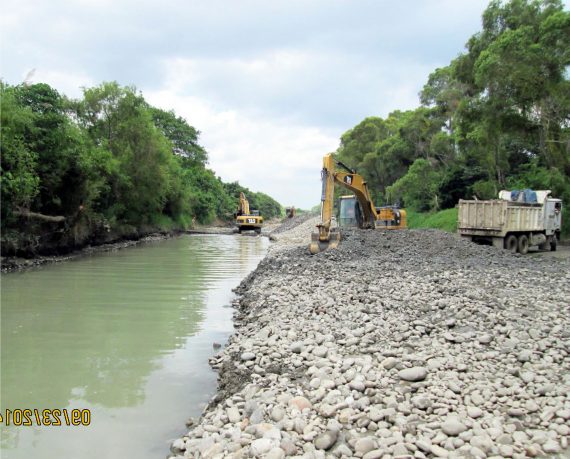 DESAZOLVES CON EXCAVADORAS