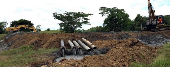 Traslado de excavadora en Chalan